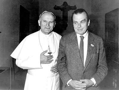 Czeslaw Milosz cu Papa Ioan Paul al II-lea, circa 1980