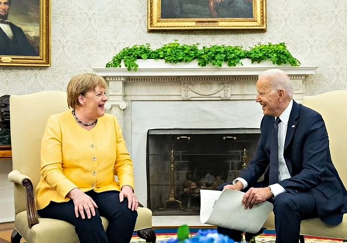 Interviu cu analistul Armand Goșu. A fost lăsată Ucraina la mâna rușilor? De ce întâlnirea dintre Merkel si Biden e mult mai importantă decât s-a crezut