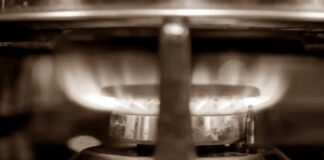 ”Soluțiile” propuse de guvernul Ciucă pentru rezolvarea crizei facturilor la energie pun pe butuci întregul sector energetic