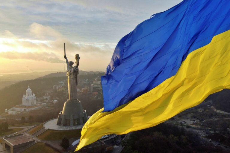 România în război. De la politica terorii la pedagogia curajului România în război. De la politica terorii la pedagogia curajului
