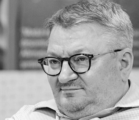 Un vot crucial, cât o revoluție. După 35 de ani, România iese din paradigma tranziției pro- și anti-PSD. Interviu cu istoricul Armand Goșu