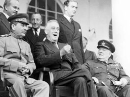 Putin îl privește pe Donald Trump cu același dispreț amuzat cu care Stalin se uita la Franklin Roosevelt. Costurile umane ale inepției