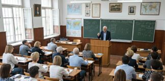 Și de unde ar trebui să știe? O discuție despre formarea inițială a profesorilor STEM