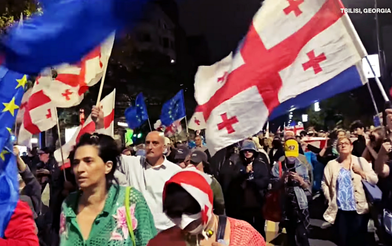 Cum încearcă statul georgian să își distrugă societatea civilă