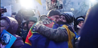 Când armele vor tăcea: Ucraina după război Soldati ucraineni intorcandu-se de pe front