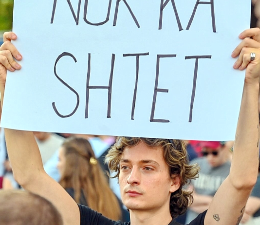 Afacerea Kushner și protestul unei generații